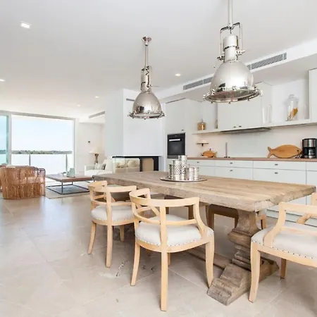 Designer Staden Lm-Pfausen With Stunning Views And Panorama Over The Sea アパート